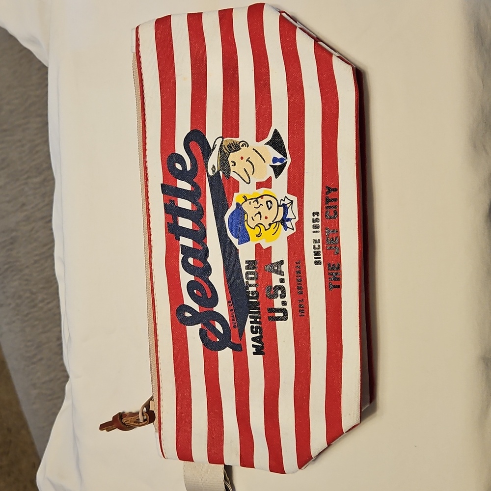 Chalo NWOT SEATTLE cosmetic Bag